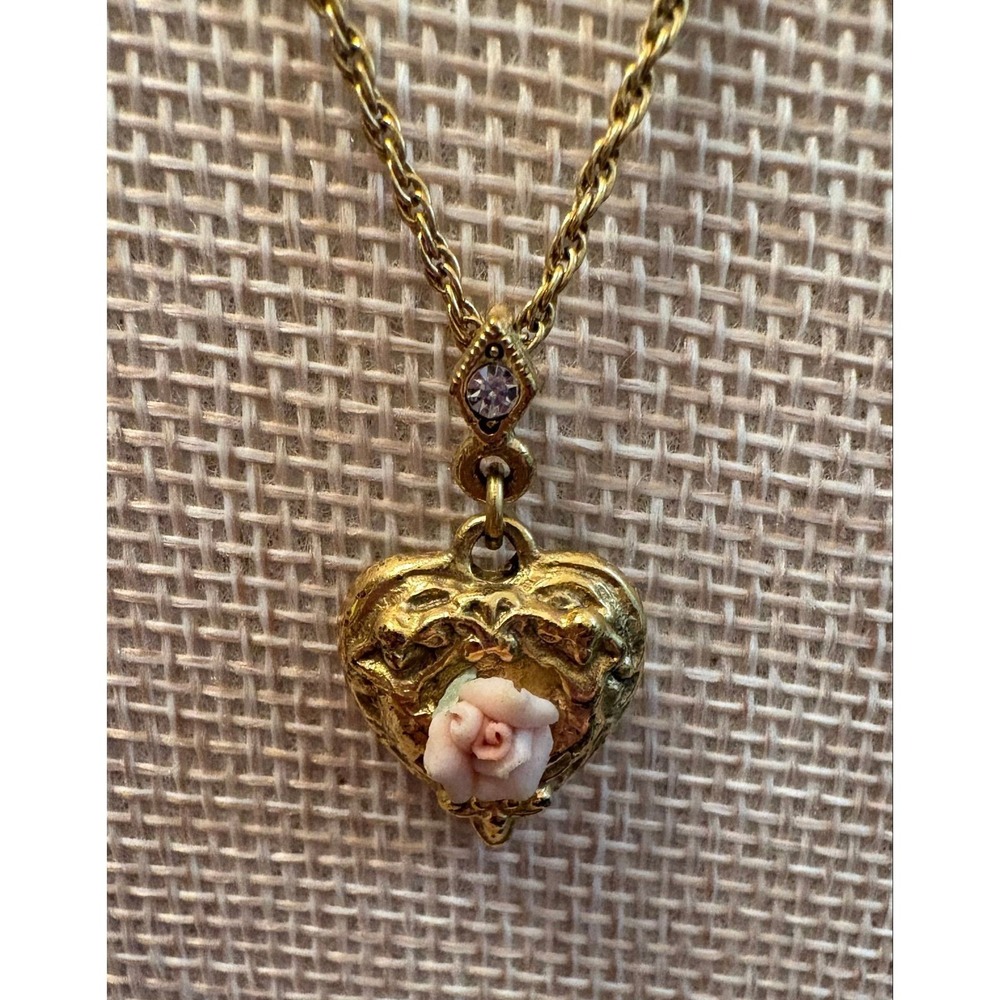 Vintage Victorian 1928 romantic heart necklace pendant